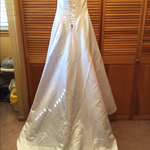 Wedding Dress - Picture 5 of 7
